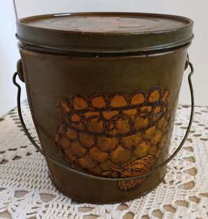 Vtg. (possibly antique) Decorative Metal Tin Pail w/Handle Lard/Biscuit Bucket?